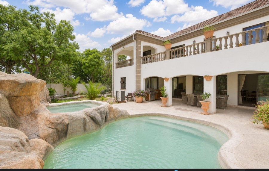 6 Bedroom Property for Sale in Sunset Beach Western Cape